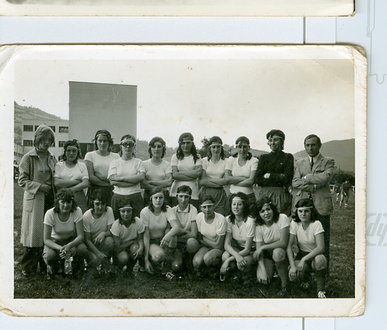Imagen - Equipo femenino de fútbol del Instituto de Salas