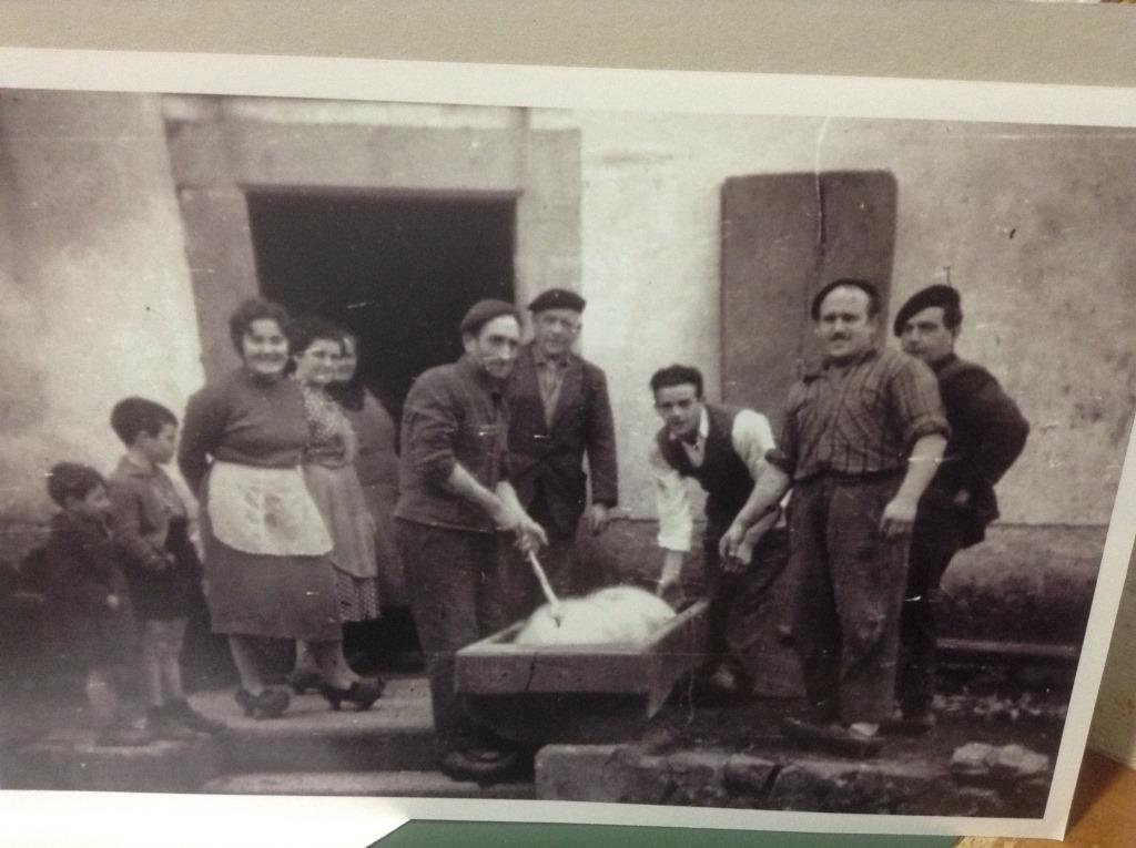 Imagen - Matanza en Loroñe en el año 1954 ó 1955 del pasado siglo