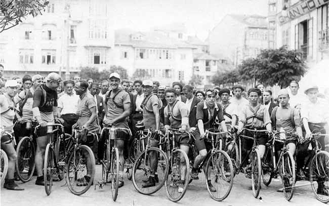 Imagen - Carrera ciclista en Luarca