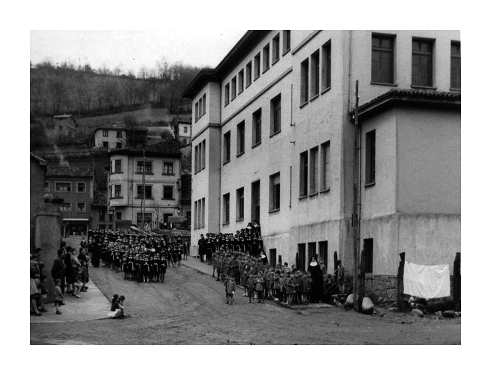 Imagen - Colegio de María Inmaculada, de las monjas claretianas, en Pola de Laviana