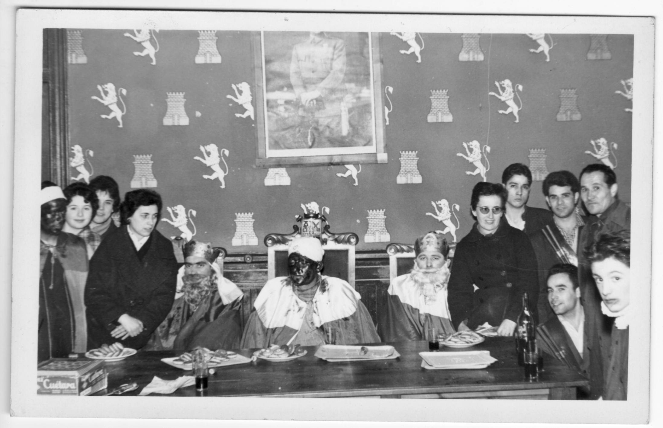 Imagen - Con SS.MM. los Reyes Magos, en Moreda, 1960