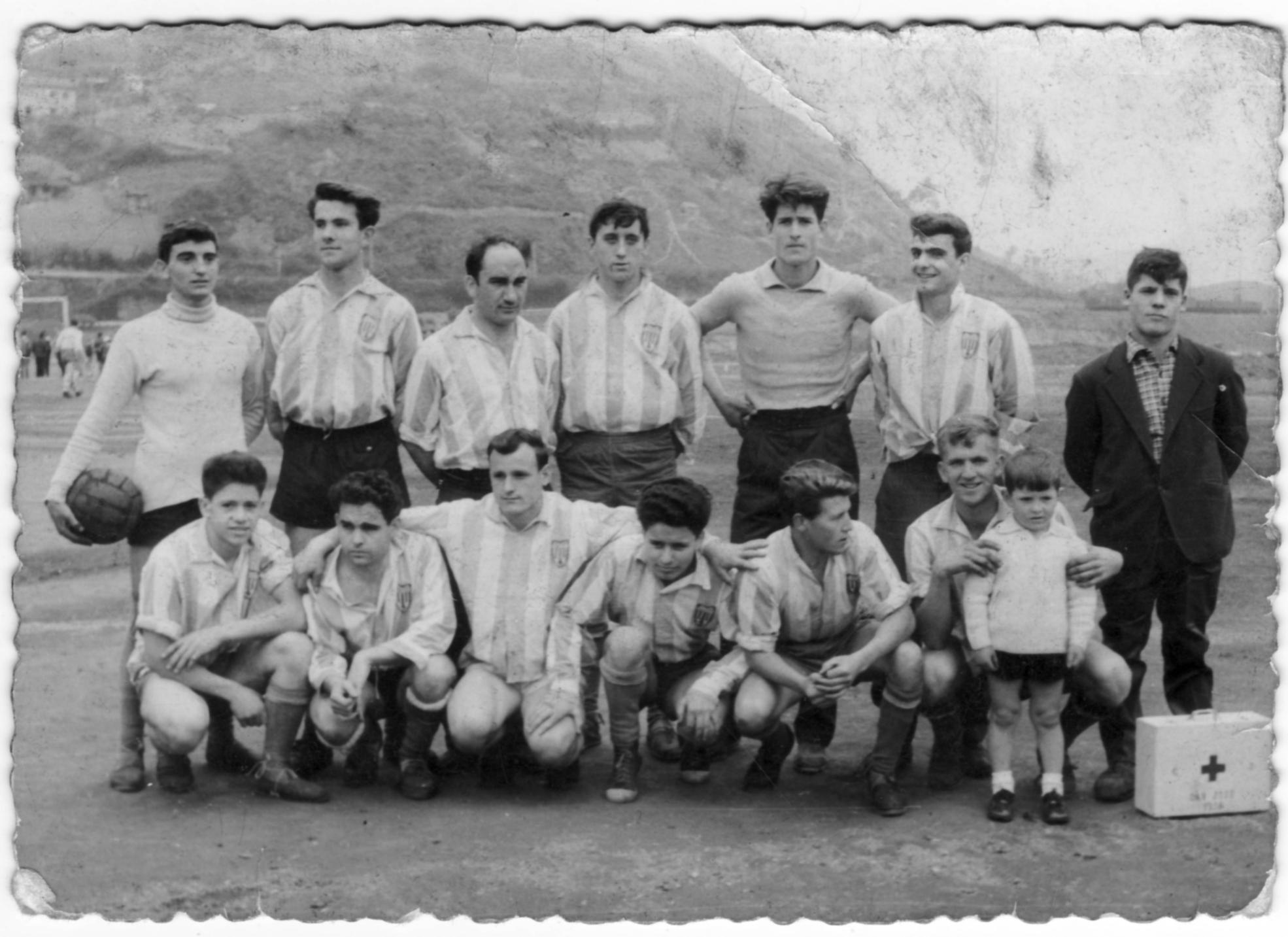 Imagen - El equipo del Deportivo Ujo, año 1962