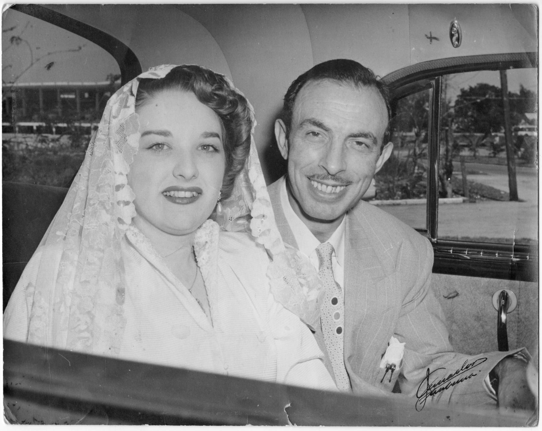 Imagen - En el coche tras la boda en Cuba, año 1953