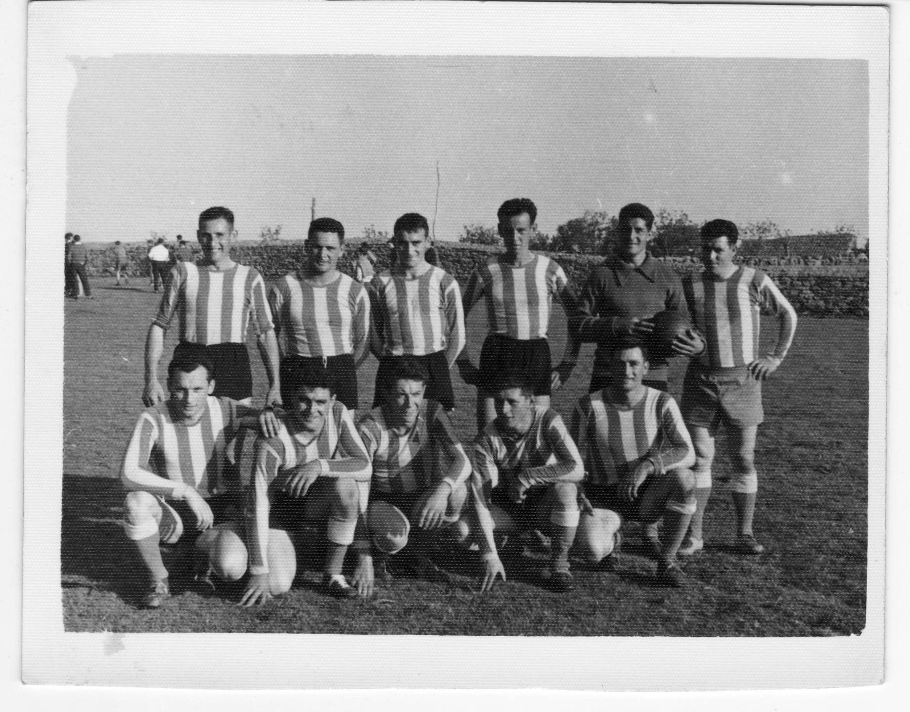 Imagen - Equipo Rojiblanco en La Camocha, Gijón, hacia 1968