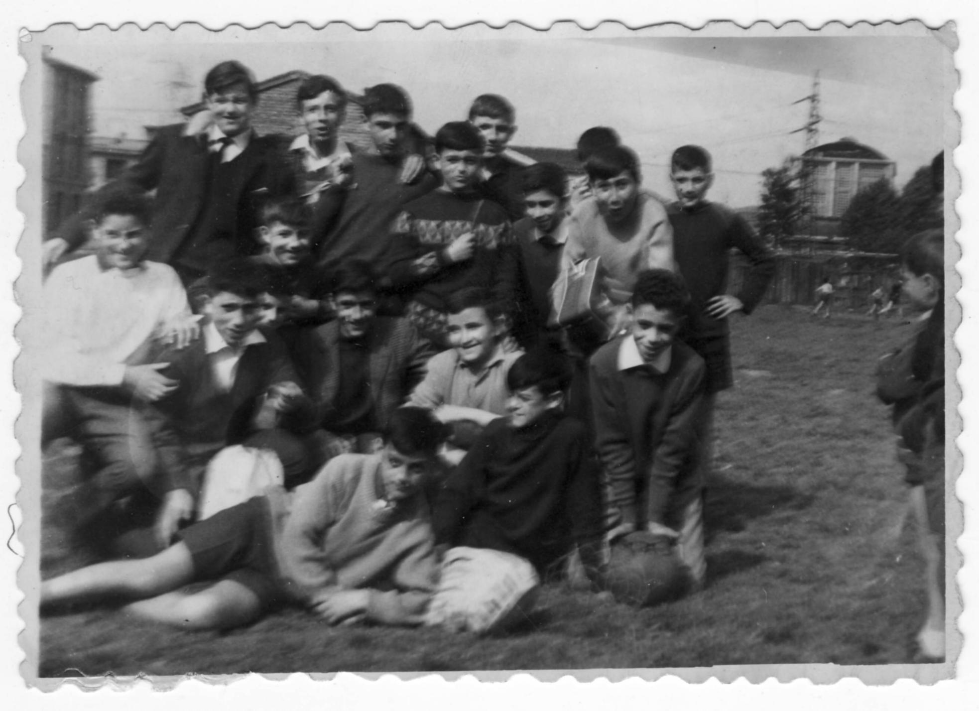 Imagen - Equipo de fútbol El Rayo, de La Felguera, hacia 1964
