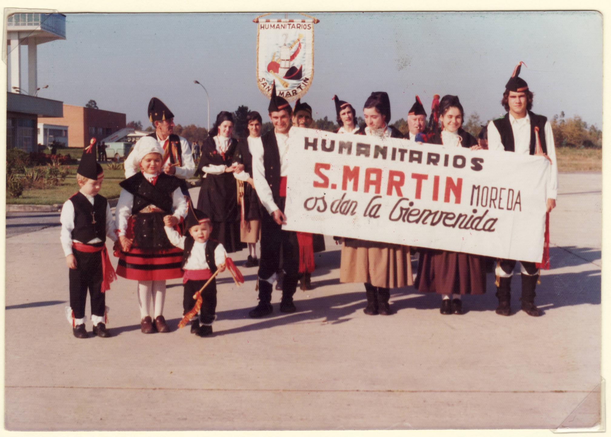 Imagen - Humanitarios recibiendo a los emigrantes de Bélgica, 1974