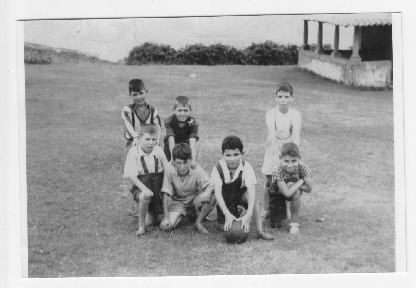 Imagen - Pequeños futbolistas de Lastres, 1950