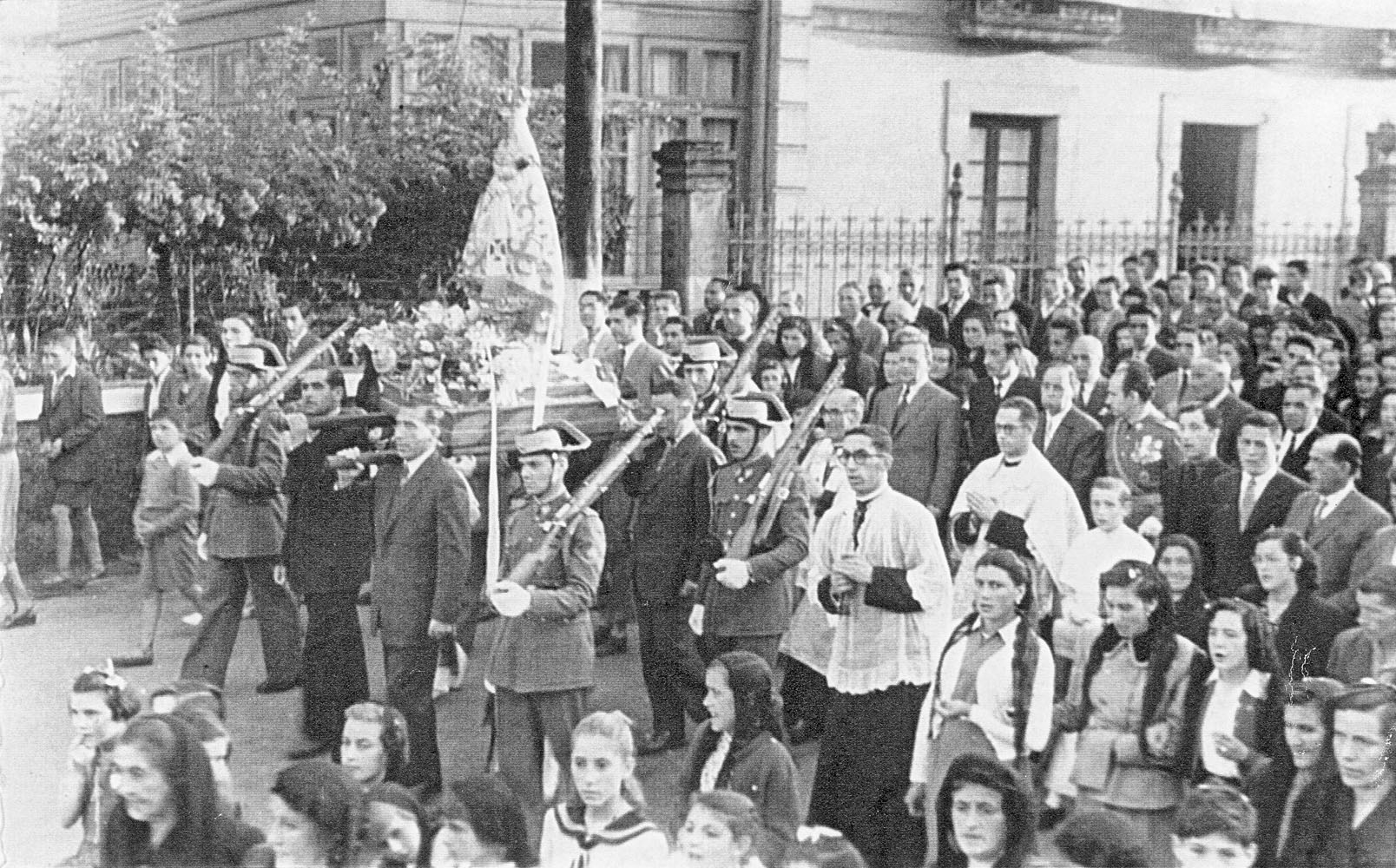 Imagen - Procesión de la imagen de la Santísima Virgen de Covadonga