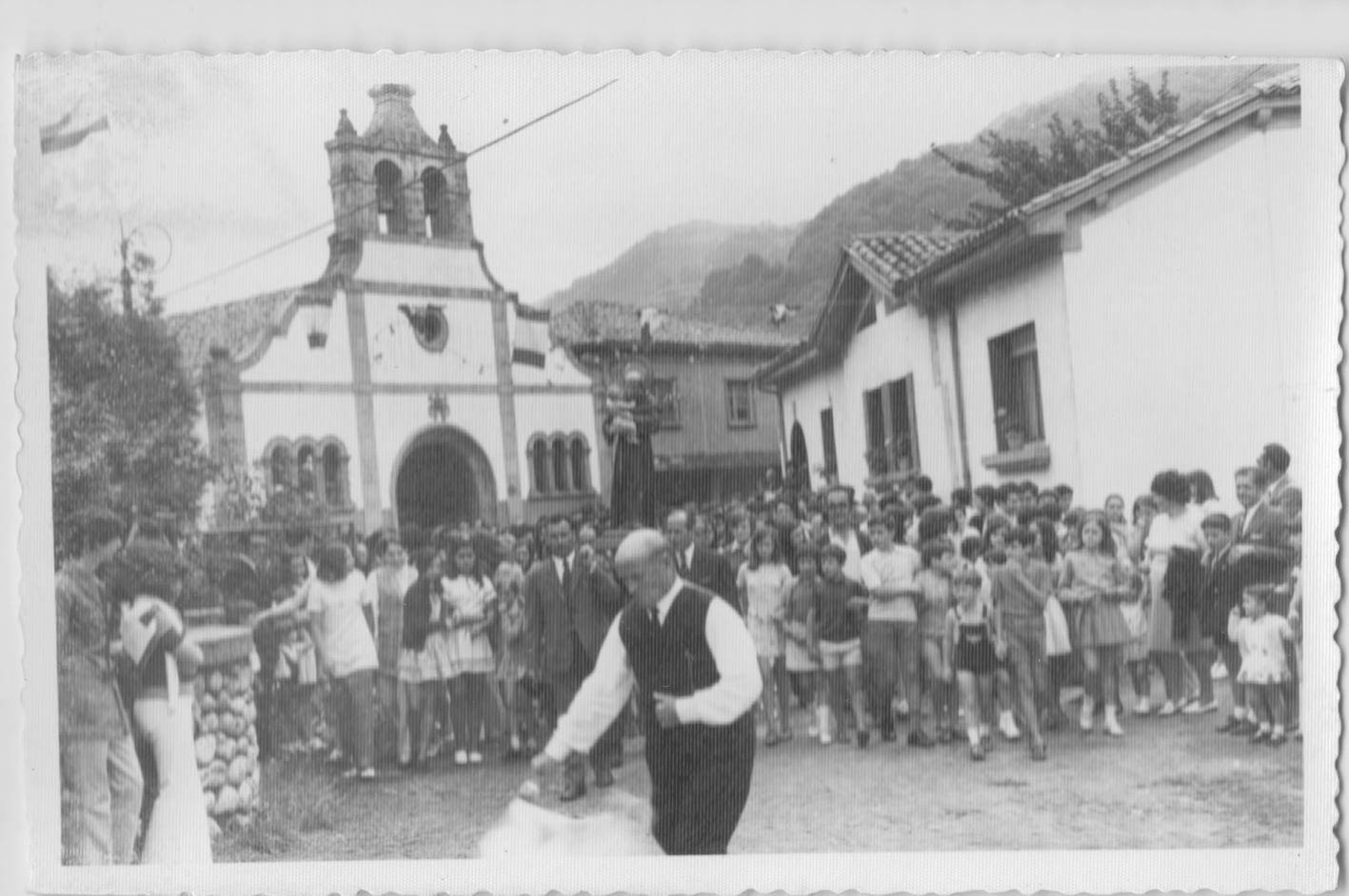 Imagen - Toreu del Santu – Fiesta de San Antonio de Piñeres (Aller)
