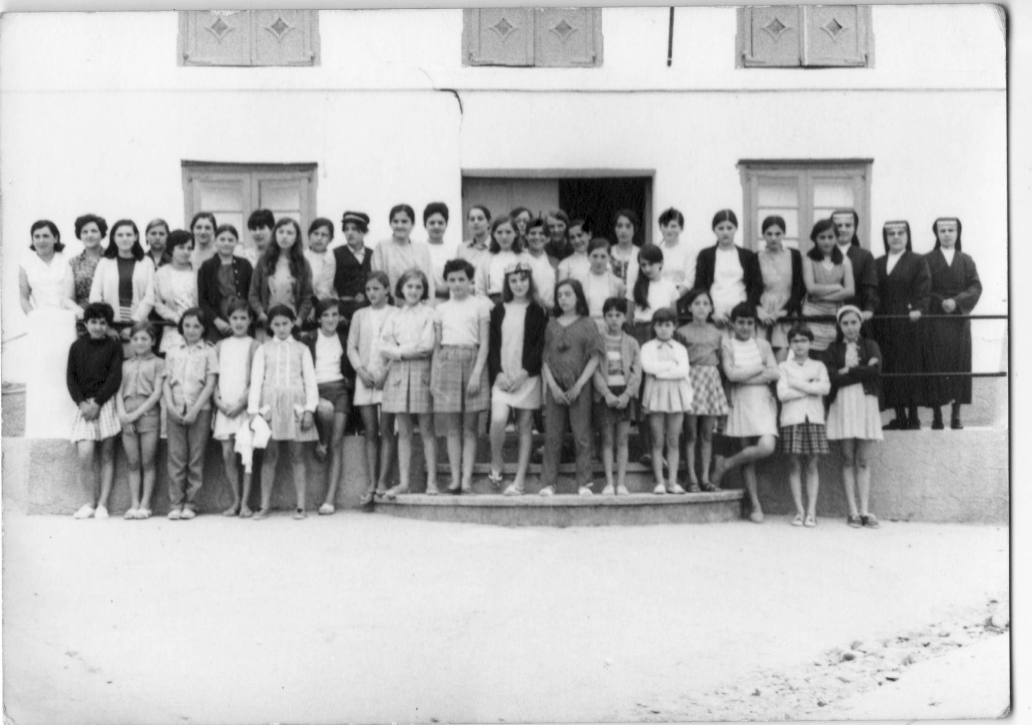 Imagen - Alumnas del colegio de Pola de Siero, de 1969