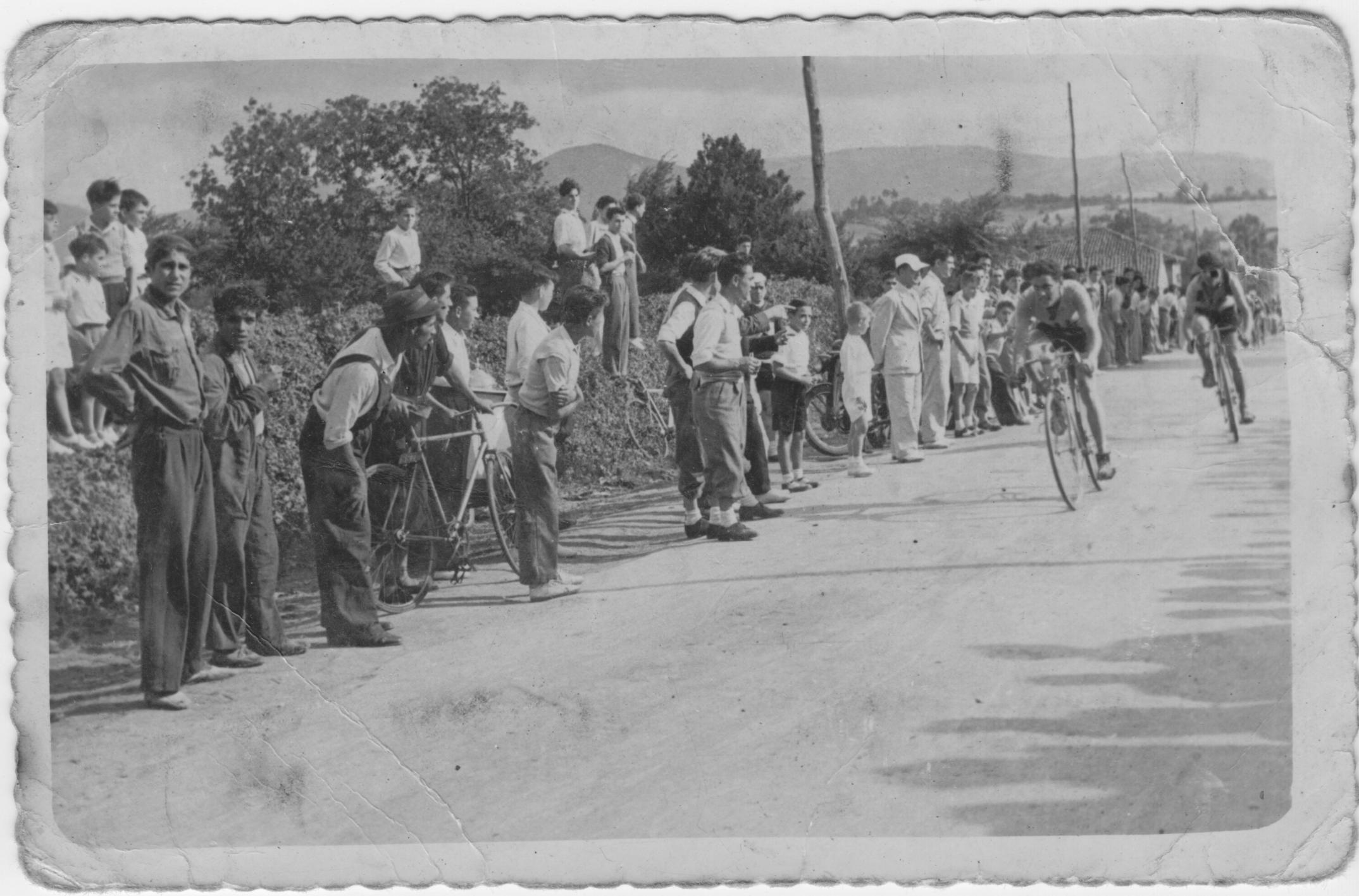 Imagen - Ciclistas en la cuesta de Carrió