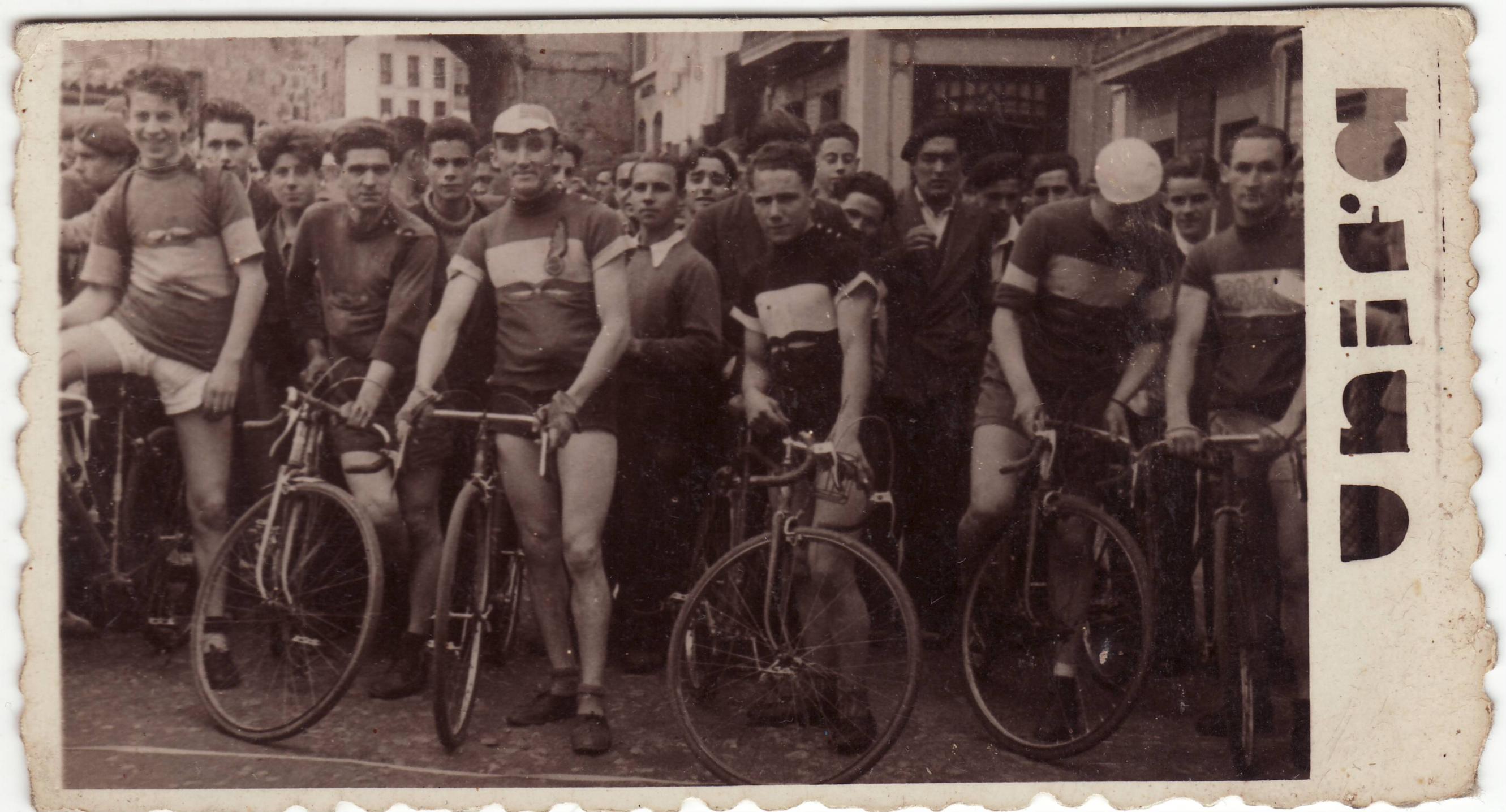 Imagen - Ciclistas hacia 1935
