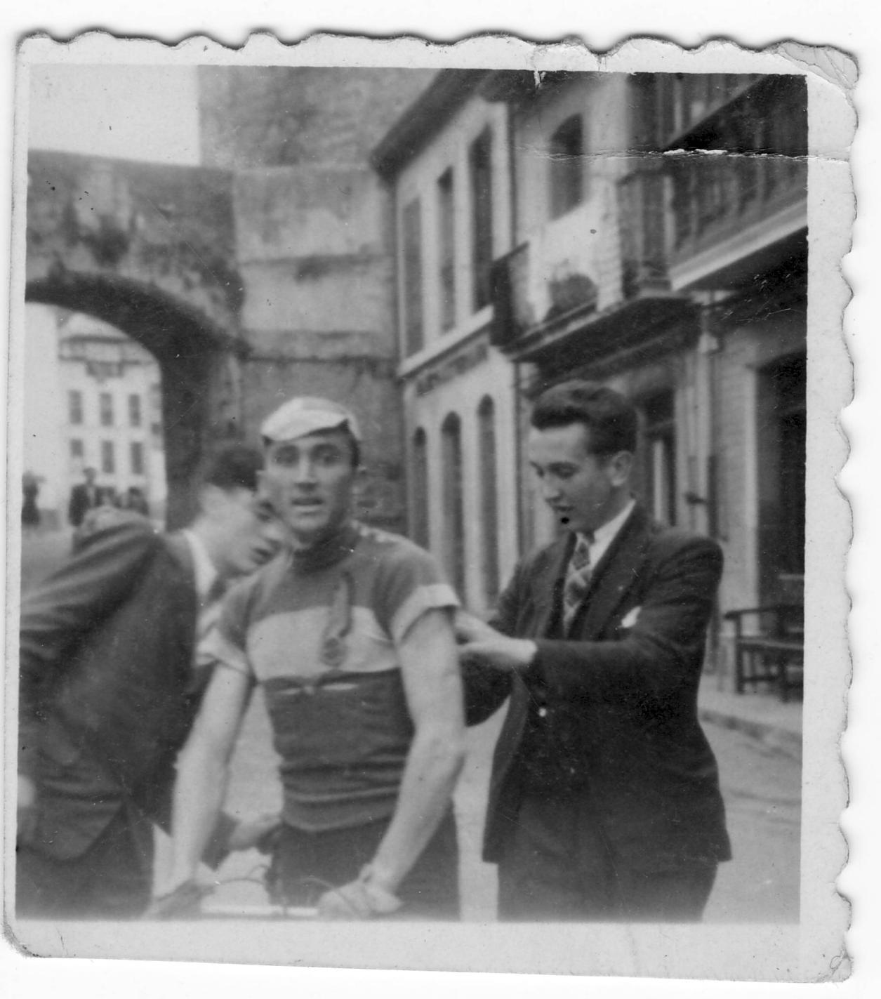 Imagen - Corredor ciclista en Salas, hacia 1935