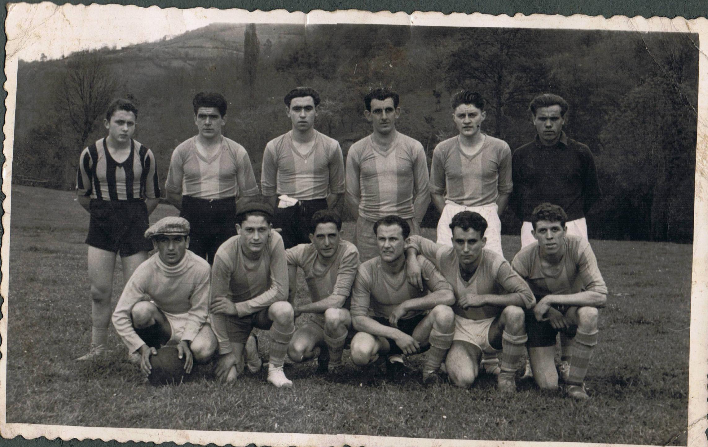 Imagen - El equipo de fútbol de Cenera, Mieres, hacia 1955