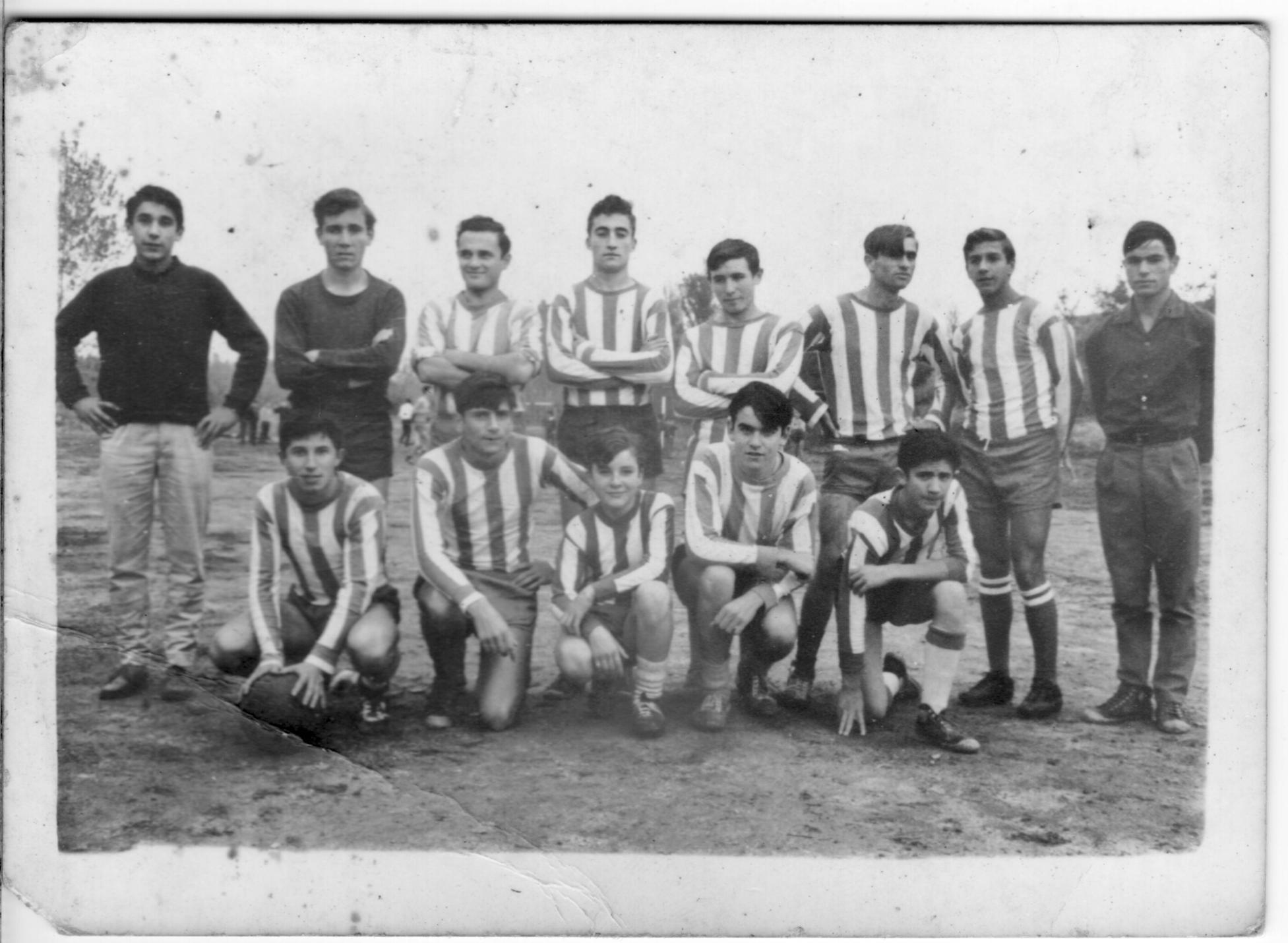 Imagen - Equipo de fútbol del Colegio Regina Apostolorum