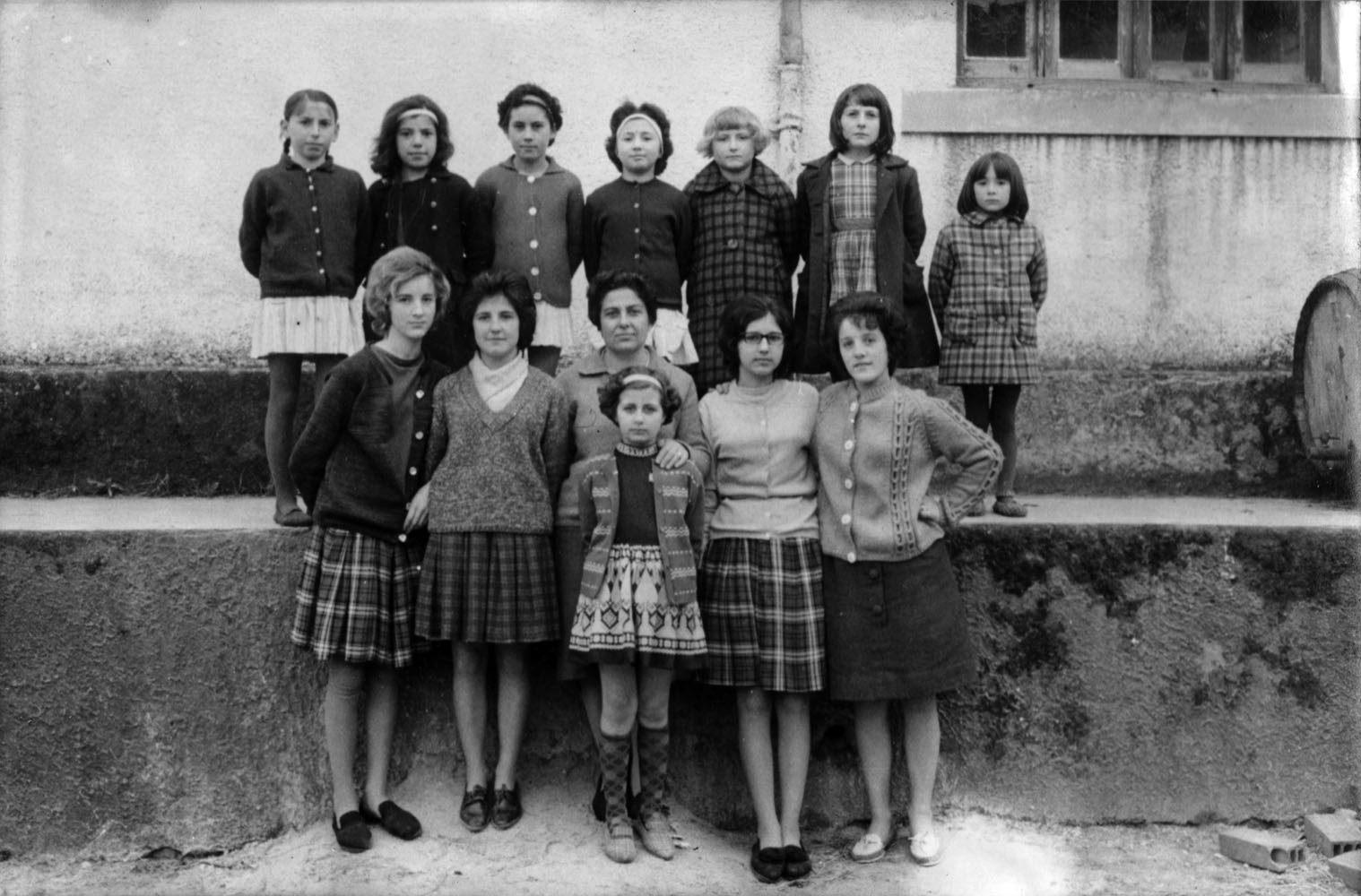 Imagen - Escuela Unitaria de Arenas de Beloncio, en Infiesto (Piloña)