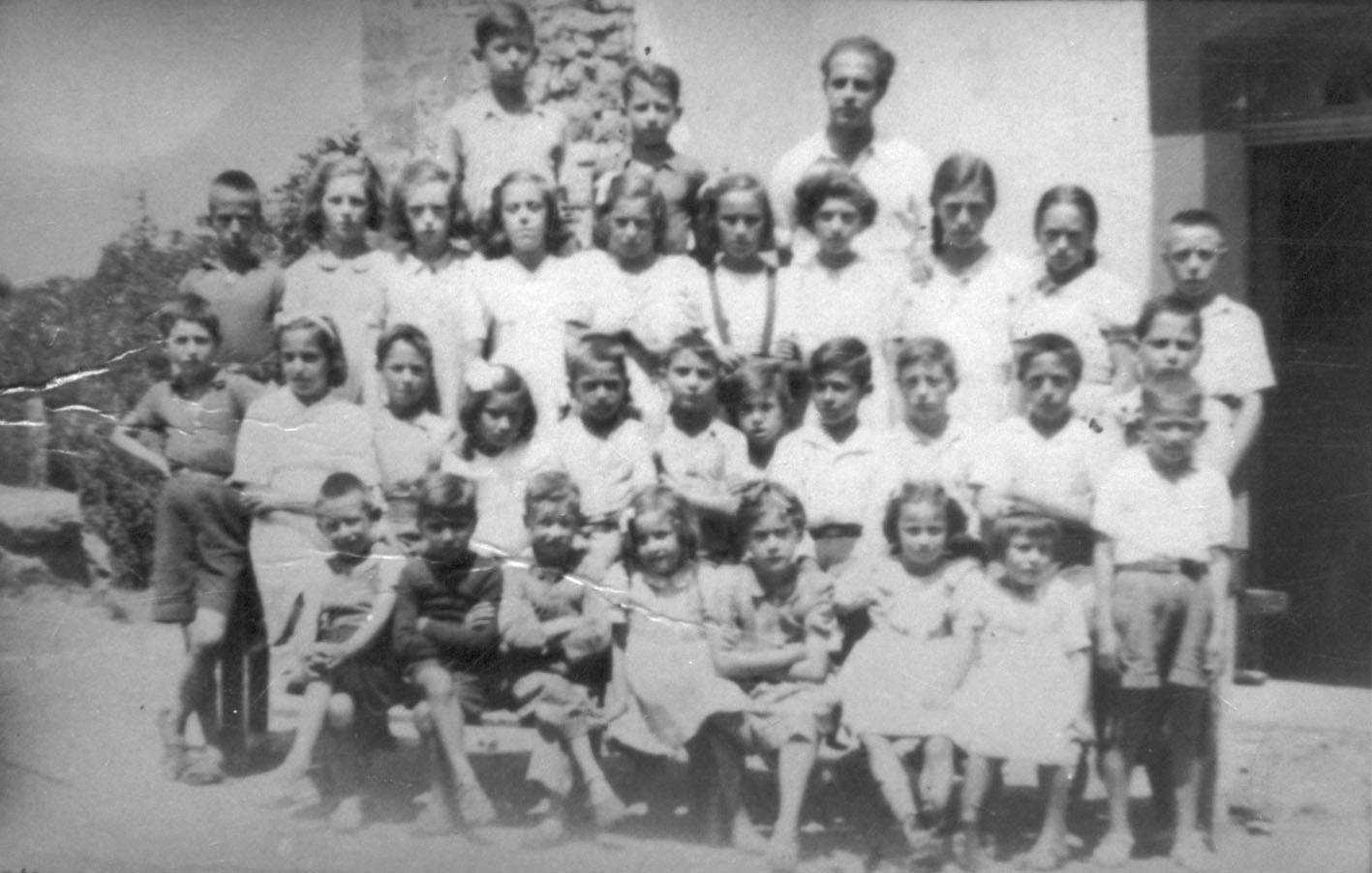Imagen - Foto de escuela de Priede y Samalea, Piloña, en la capilla-escuela de Priede, hacia 1930