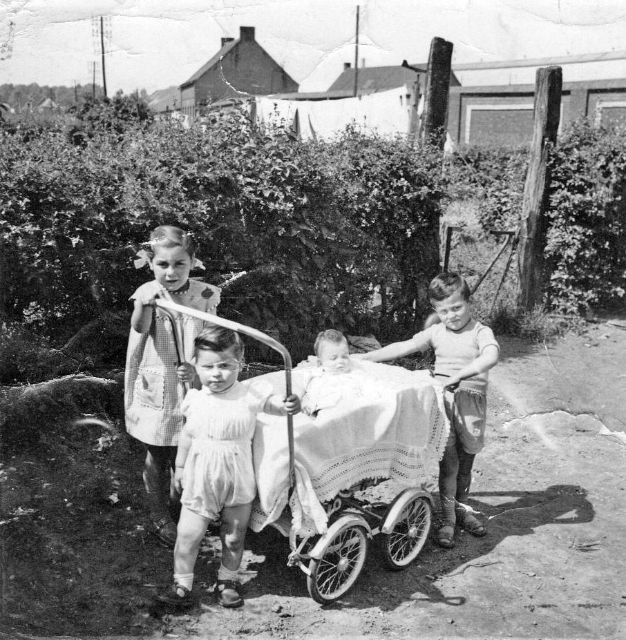 Imagen - Jose Miguel Suárez Torres con sus hermanos