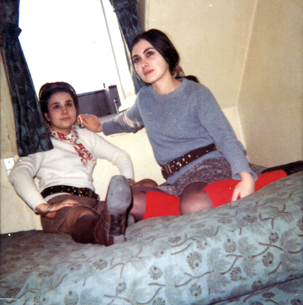 Imagen - Marcolina Carrio, natural de La Nueva, madre de Marcos, con su hermana en París