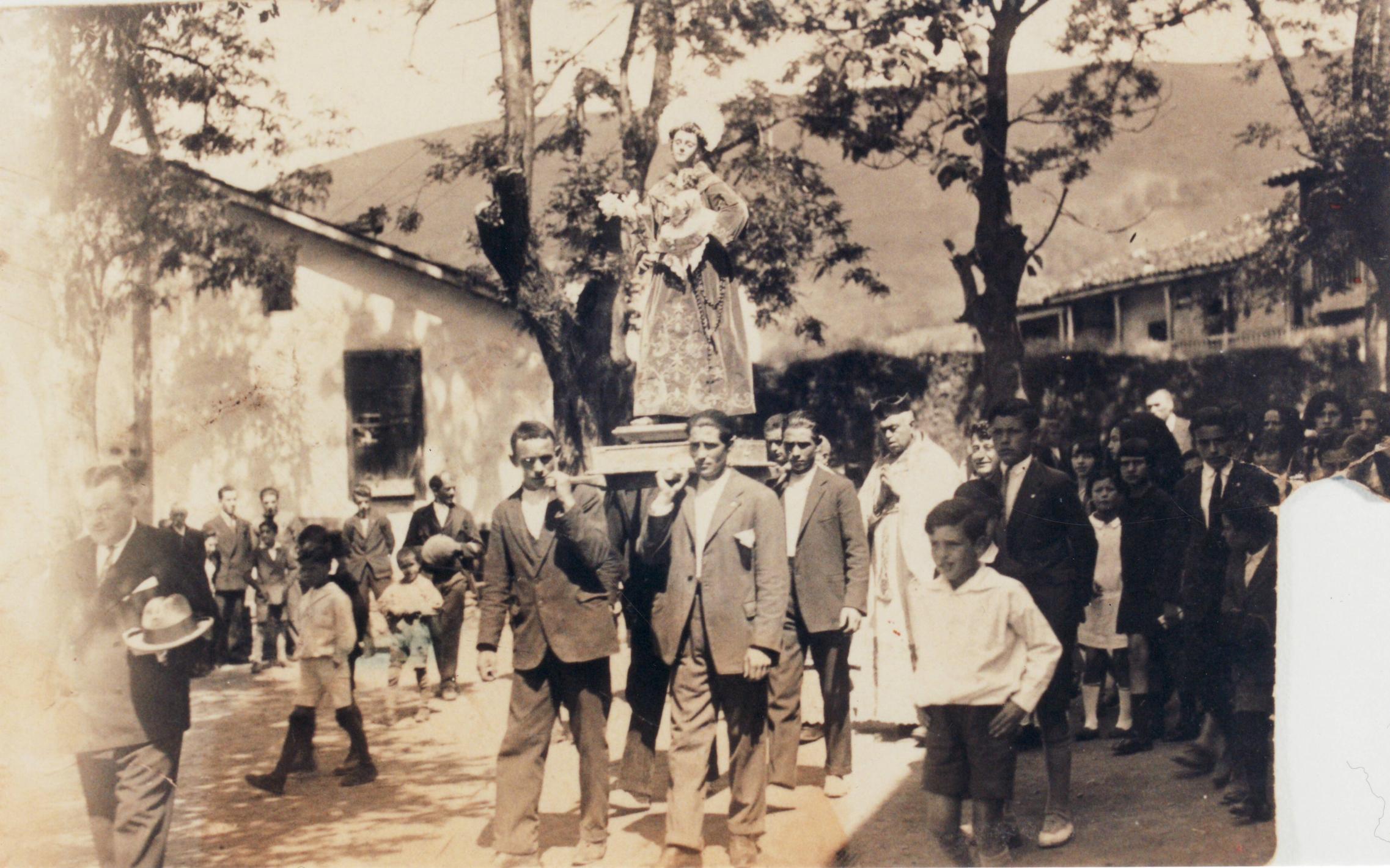 Imagen - Procesión de San Antonio en Tineo, años 30