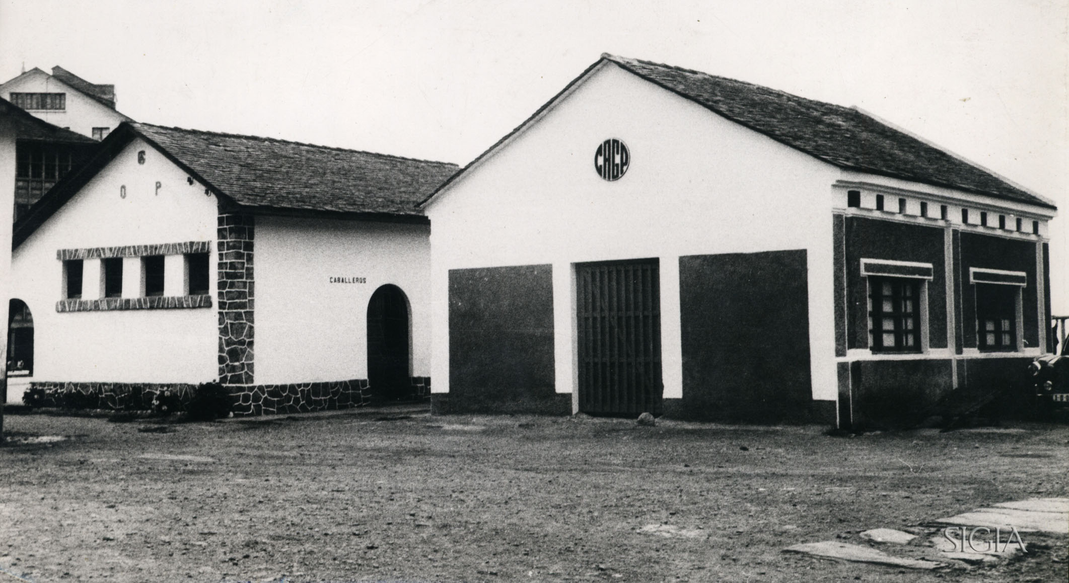 Imagen - Almacenes y servicios del puerto de Luarca, julio de 1965
