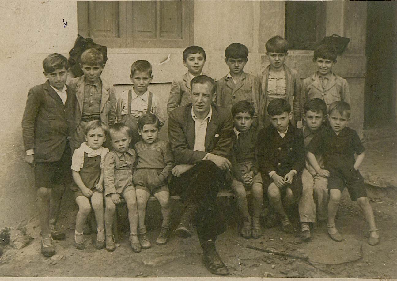 Imagen - Grupo de alumnos de la Escuela de Les Felechoses