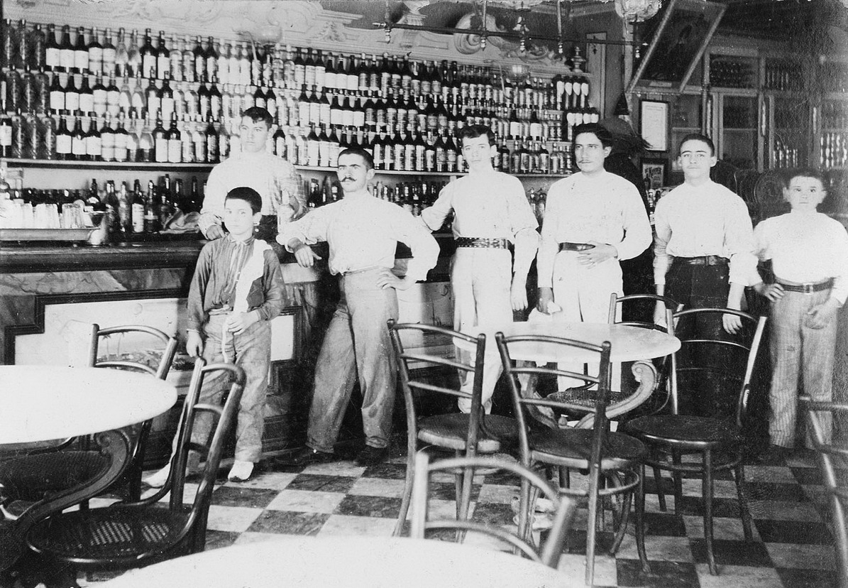 Imagen - Anónimo. Empleados de un café en América, 1910