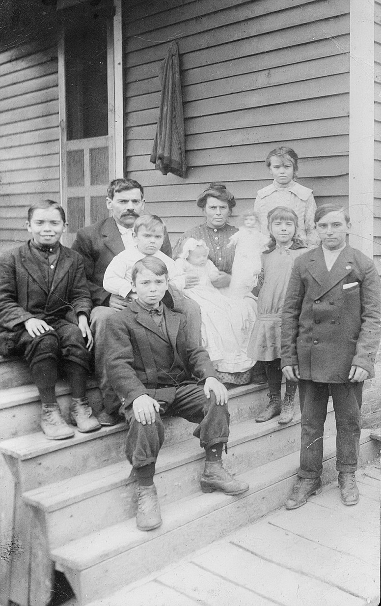 Imagen - Anónimo. Familia de emigrantes en América, 1905