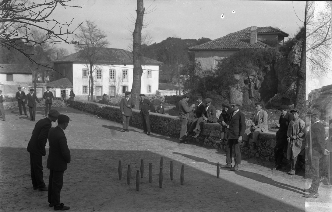 Imagen - Bolera de Narciso, en Posada de Llanes, 1915