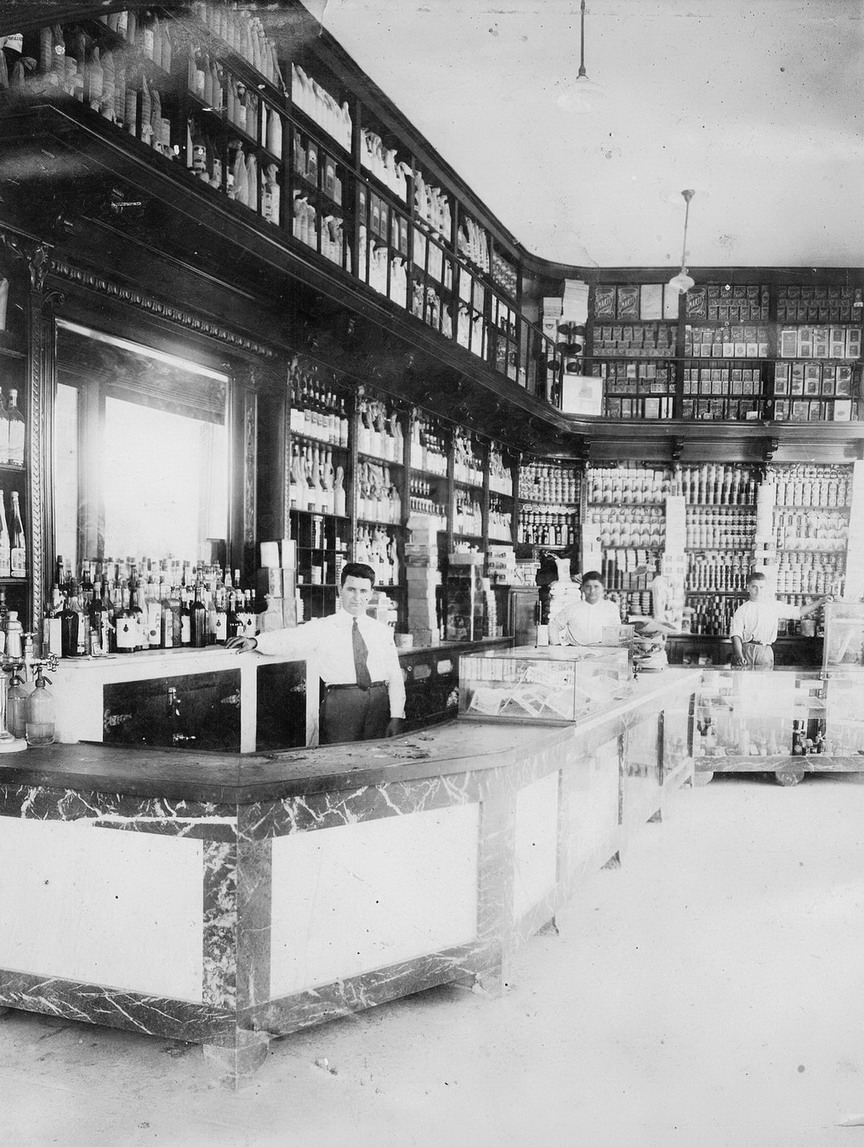 Imagen - Interior de la bodega propiedad de unos emigrantes asturianos en Marianao (Cuba) 