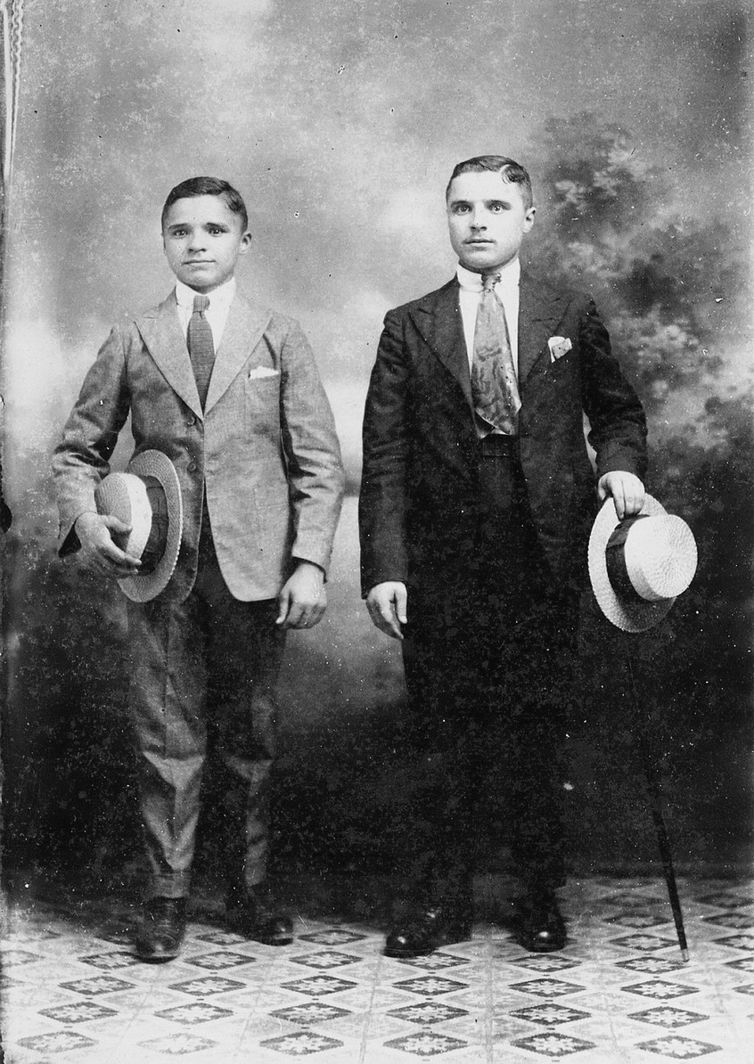 Imagen - Retrato de los hermanos Constante y José Mª Álvarez Fernández, naturales de Illano