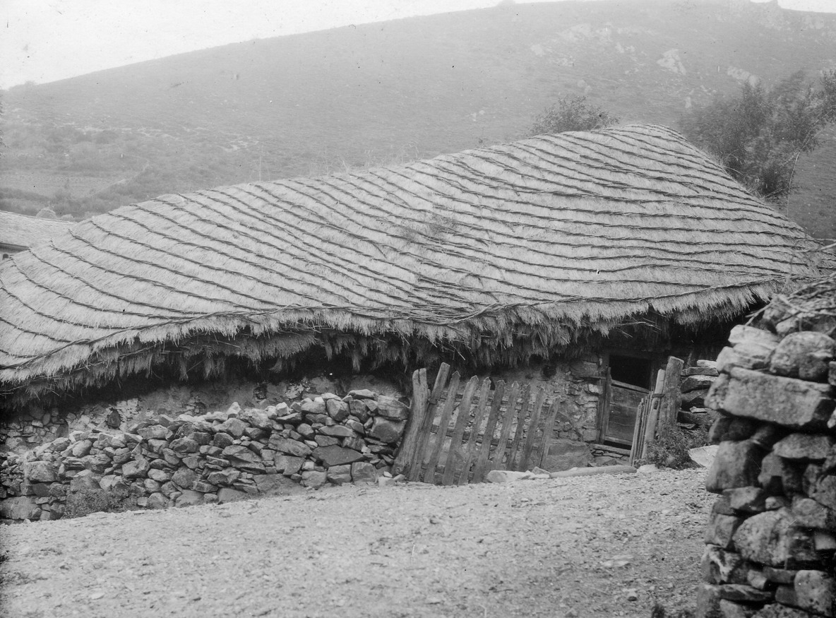 Imagen - Vivienda y cuadra en Genestoso (Cangas del Narcea)