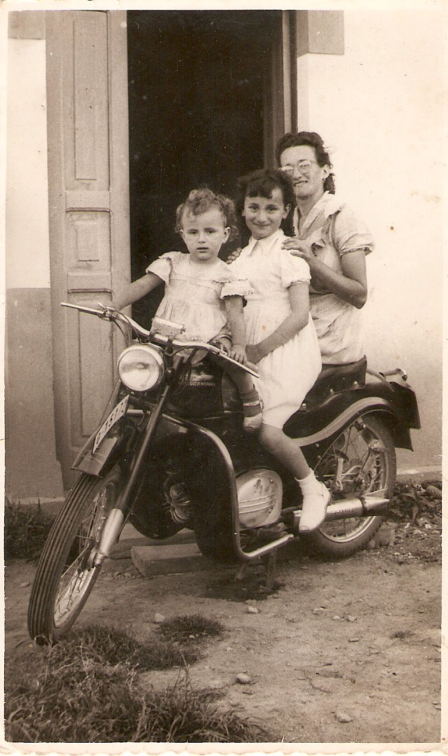 Imagen - Familia y moto de Ramón d'a Caleya