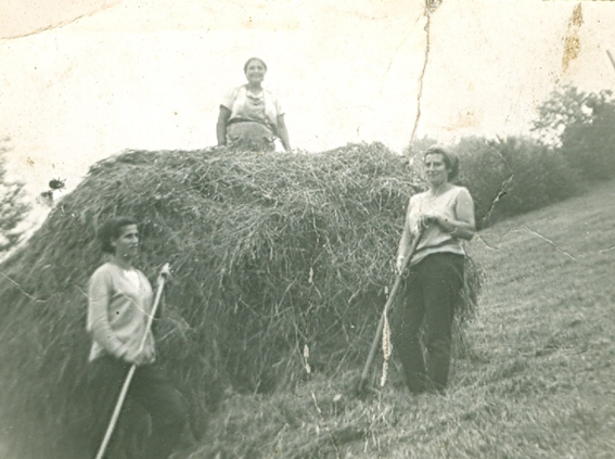 Imagen - Carmina de Villagondú, a la hierba con las cuñadas. 